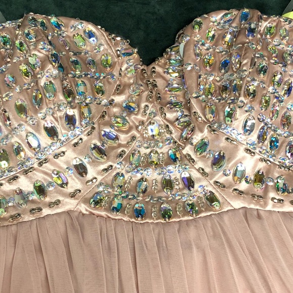 Sequin Hearts Taupe Cocktail Dress Size 5 NWT - Picture 4 of 7